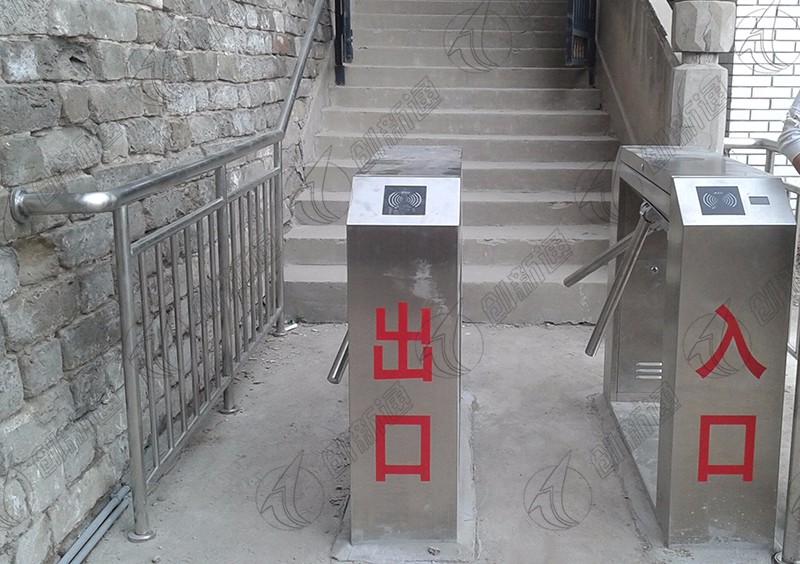 擺閘,三輥閘,速通閘,旋轉(zhuǎn)閘,平移閘,一字閘,人臉識別，