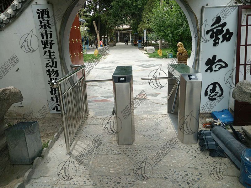 擺閘,三輥閘,速通閘,旋轉閘,平移閘,一字閘,人臉識別，