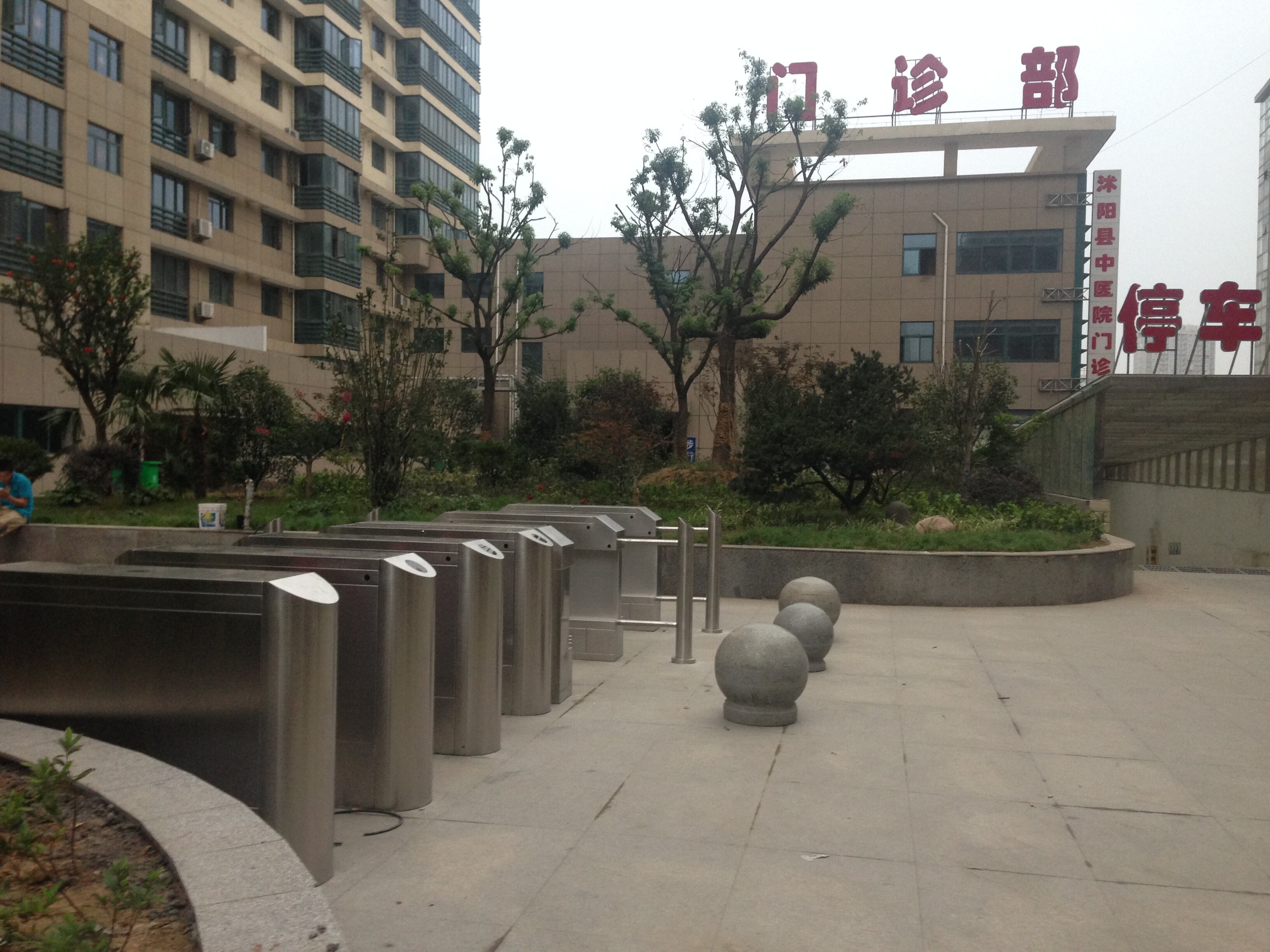 擺閘,三輥閘,速通閘,旋轉(zhuǎn)閘,平移閘,一字閘,人臉識(shí)別，